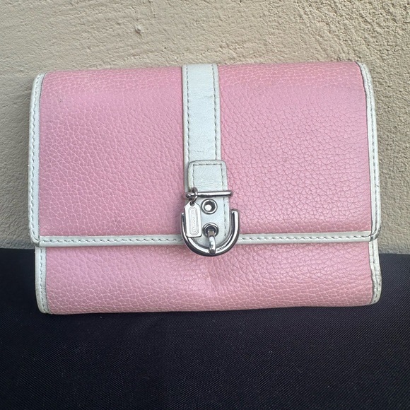 Coach Y2K  Vintage Pink and White Leather Buckle Wallet - Picture 1 of 8